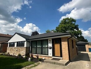Building Photo - 439 Highview Ave