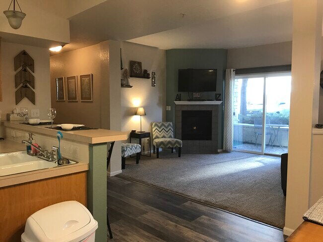 Foto del edificio - 3945 Landings Dr
