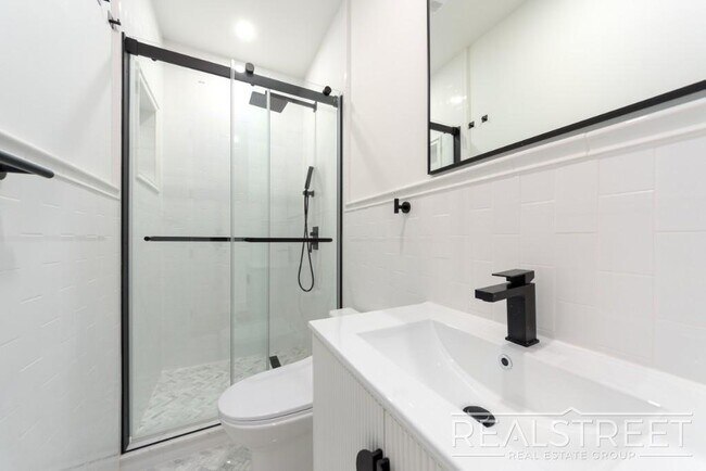 Foto del edificio - Brand New 2 bed 2 Bath in Ocean Hill!