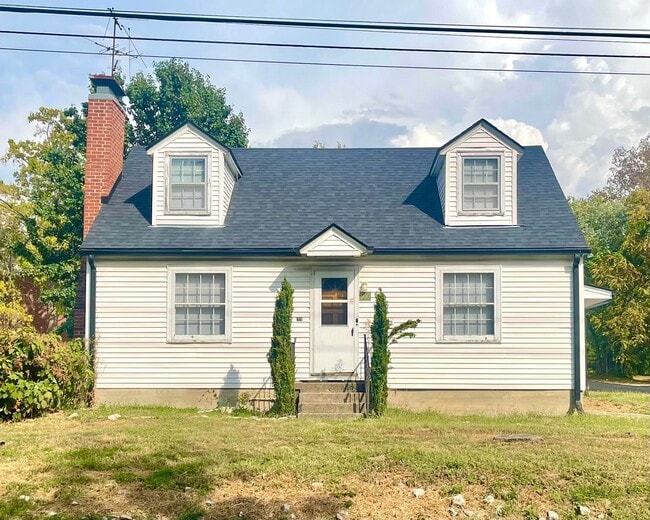 Building Photo - Very Unique 5 Bedroom Home on Large Lot