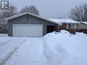 Building Photo - 168 Millwood Crescent