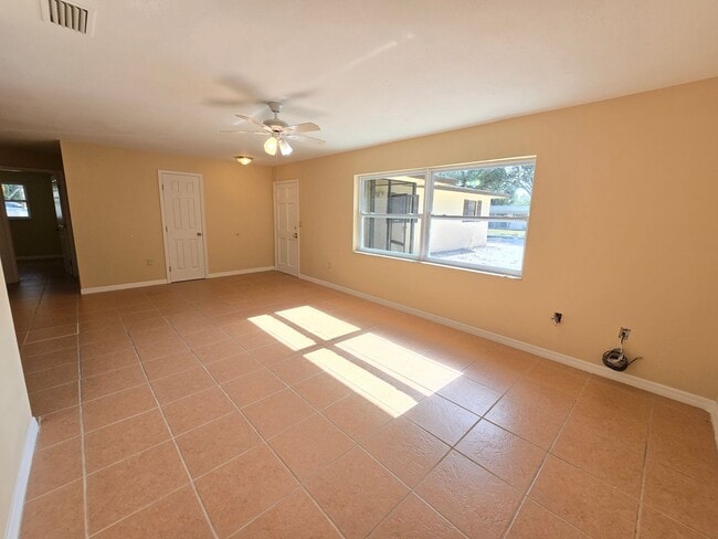 Building Photo - 3125 Irving St