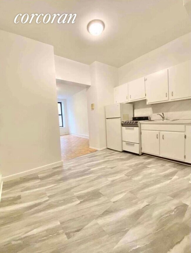 Building Photo - 344 E 76th St