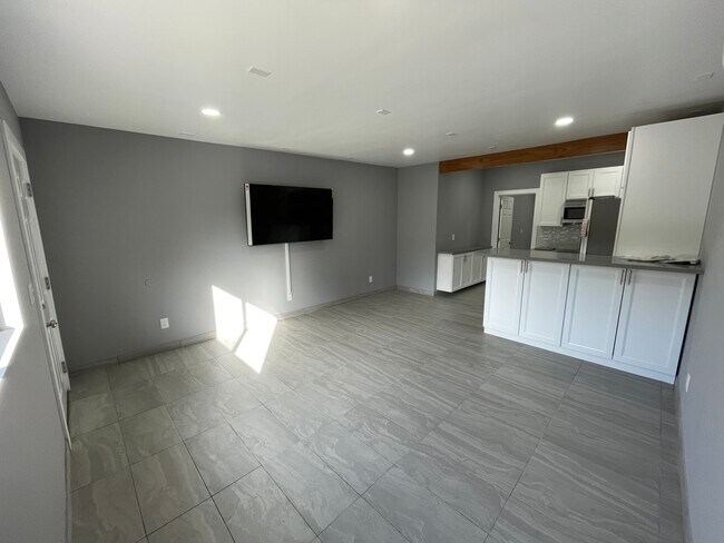 Foto del edificio - 16220 Schoenborn St