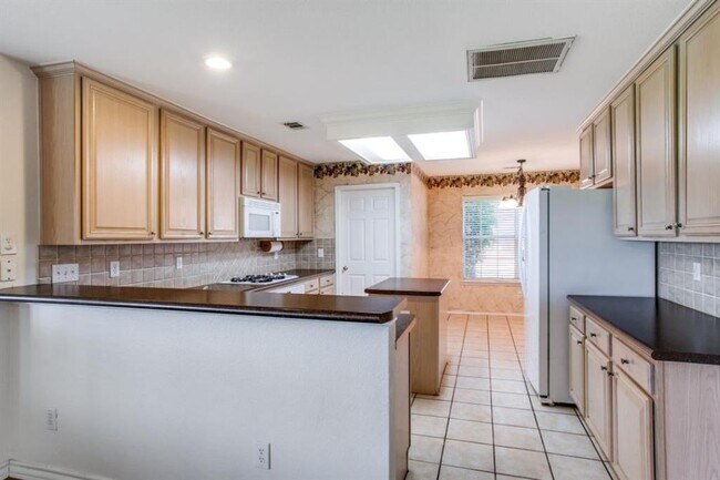Building Photo - 1282 Bradford Dr