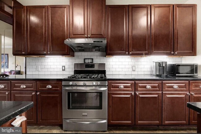 Foto del edificio - 721 12th St SE