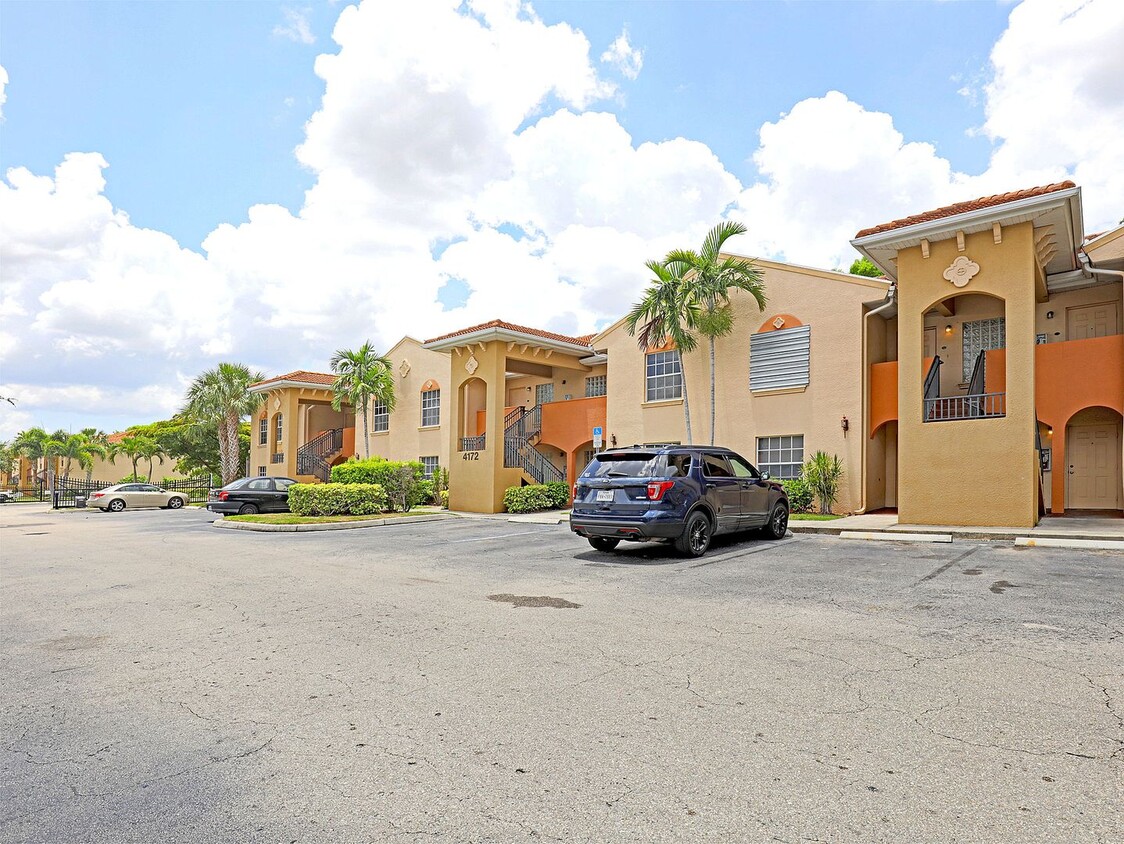 Primary Photo - Villas at Venezia 4172-201