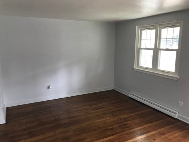 Building Photo - 706 Hestor Dr