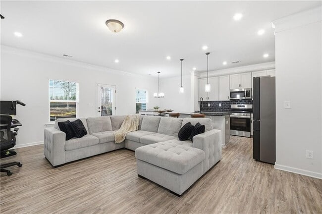 Building Photo - 3860 Pressley Ln