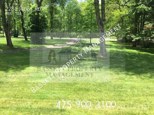 Foto del edificio - 2281 Ridge Rd