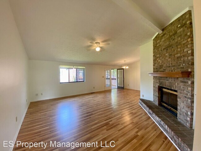 Building Photo - 3 br, 2 bath House - 1738 Maradona Dr.
