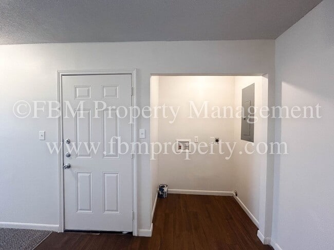 Foto del edificio - Willow Court Apartments, Unit 303 - 2 Bedroom, 1 Bathroom Apartment Home in Mexia, TX!