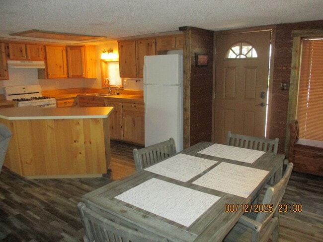 Building Photo - 3137 Stardust Dr