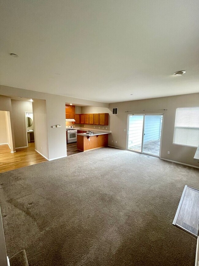 Building Photo - 3 Bedroom Home in DuPont