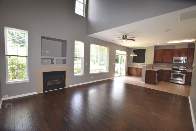 Foto del edificio - 2382 Claremont Ln