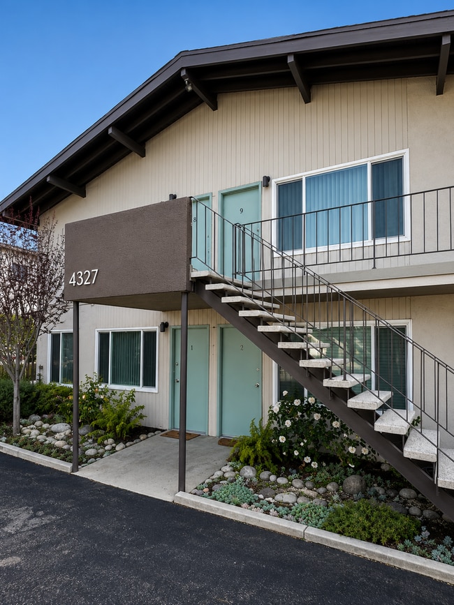 Building Photo - 4327 Inglewood Blvd