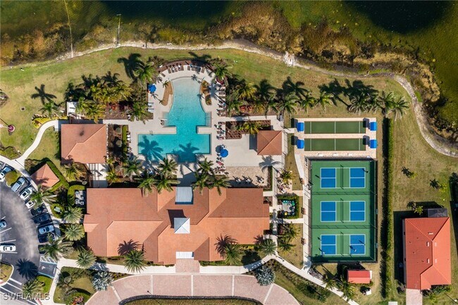 Building Photo - 1423 Santiago Cir