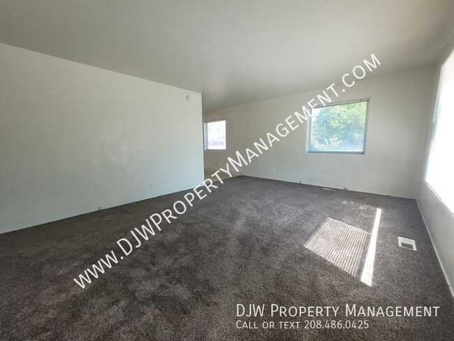 Building Photo - 1211 W Martin St
