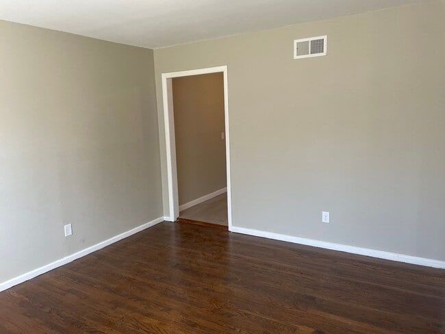 Photo - 754/756 Breedlove St Apartment
