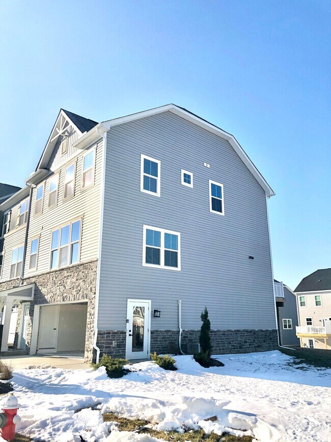 Building Photo - 201 Via Veneto