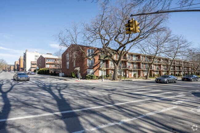 Fotografía del edificio - 9951 Shore Rd