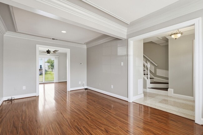 Building Photo - 1042B Margate Ct