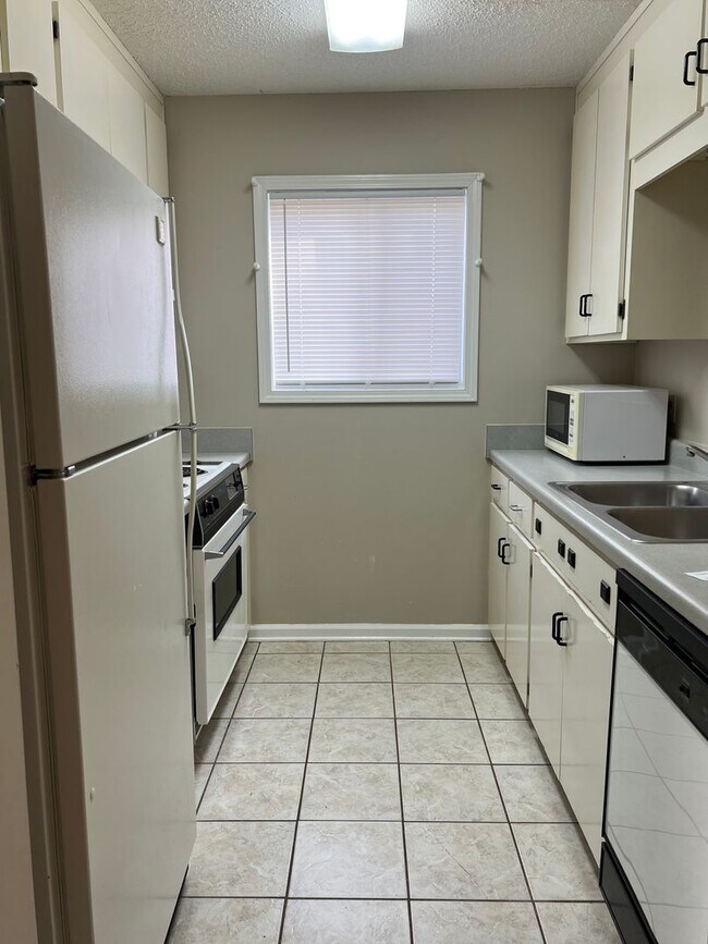 Building Photo - 106 Woodfield Pl