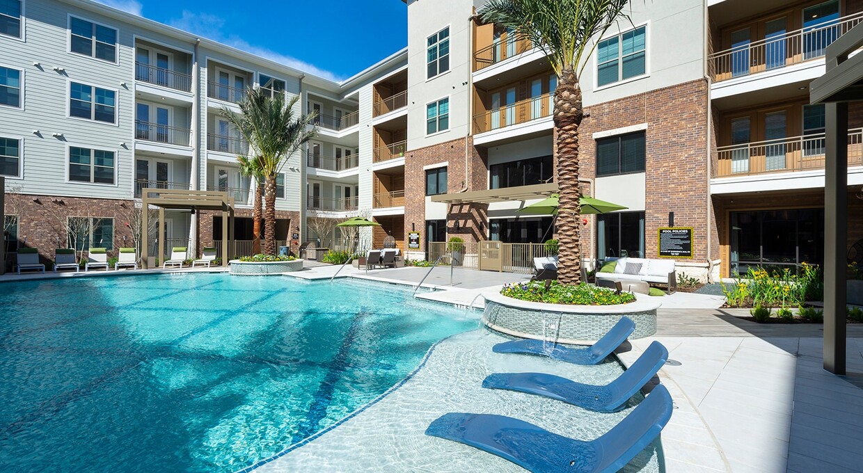 Foto principal - Grand 1 BR Available to Rent