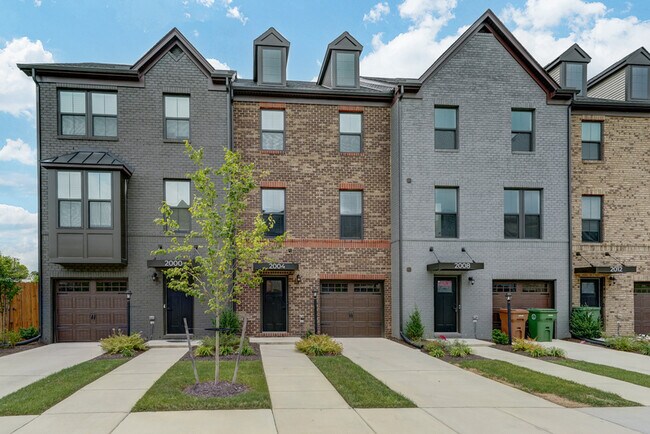 Building Photo - 2004 Old Manchester St