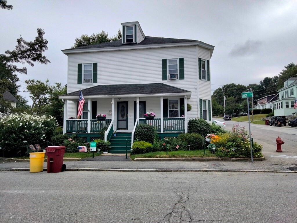 178 Avon St Unit Floor 1, Lowell, MA 01854 Room for Rent in Lowell