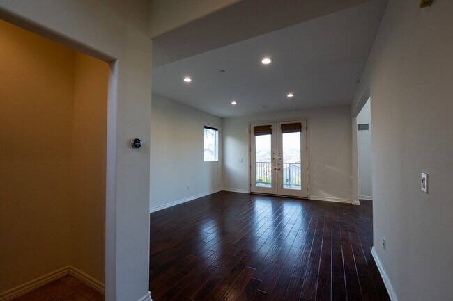 Foto del edificio - 1259 Gonzales Rd