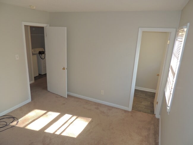 Foto del edificio - 4711 Beaufort Dr