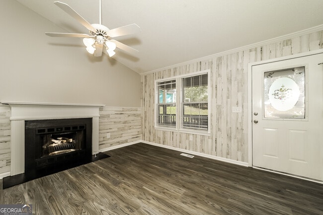 Foto del edificio - 33 Daisy Ln