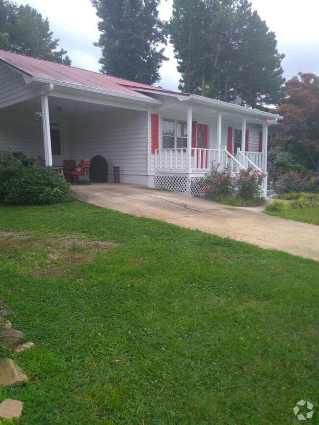 Building Photo - 275 Smith Loop Rd