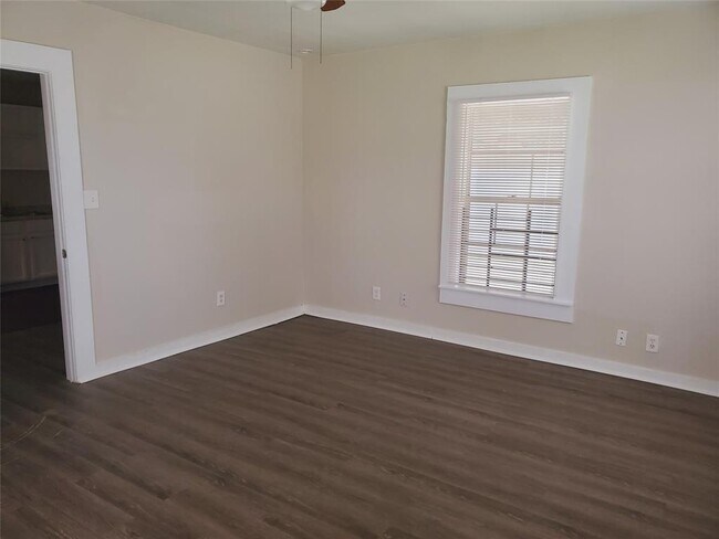 Building Photo - 1220 Griffin St