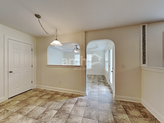 Foto del edificio - 438 Timber Meadow Lake Drive