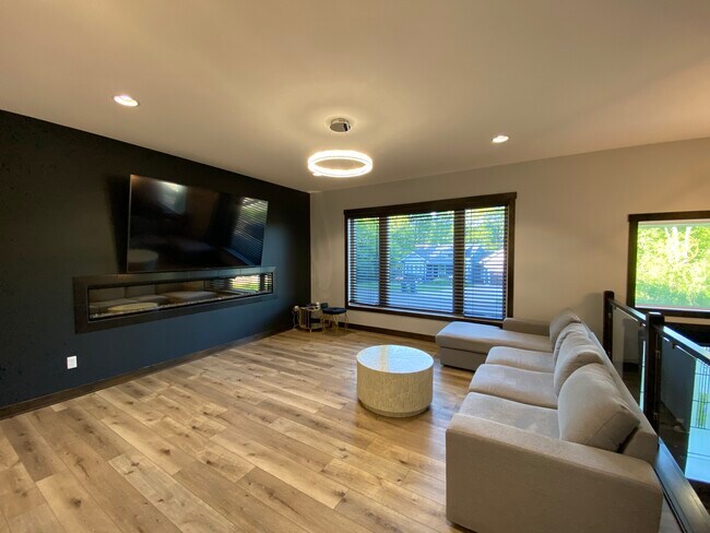 Building Photo - 2068 Edgewood Ct SW