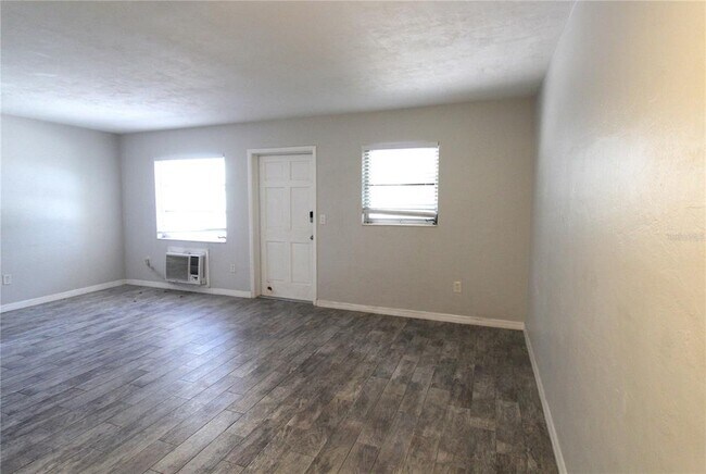 Building Photo - 6373 Gateway Ave