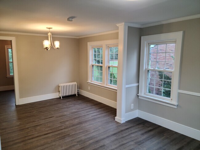 Comedor y sala de estar - 14 Raymond Ct