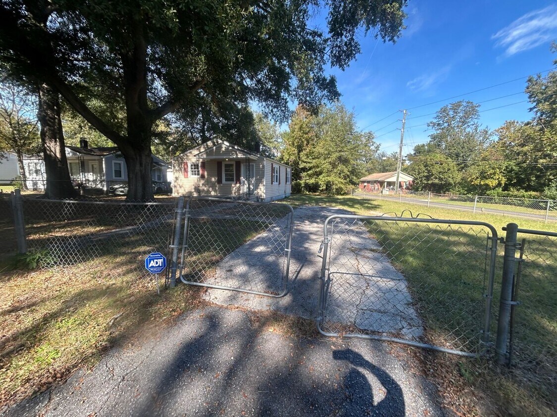 Primary Photo - 9 Kolob St