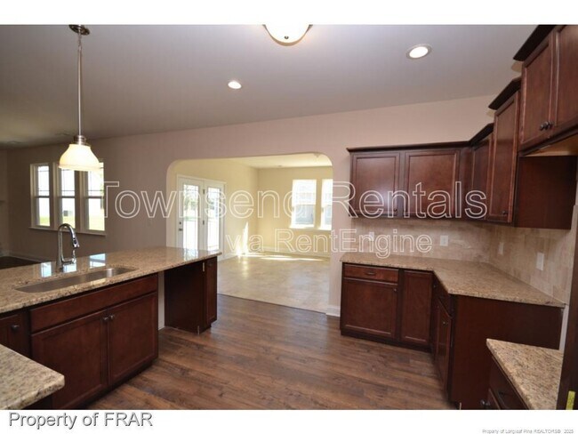 Foto del edificio - 4411 Low Oak Ct
