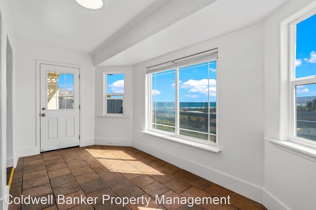 Foto del edificio - 3 br, 2 bath House - 939 Hoomau Street