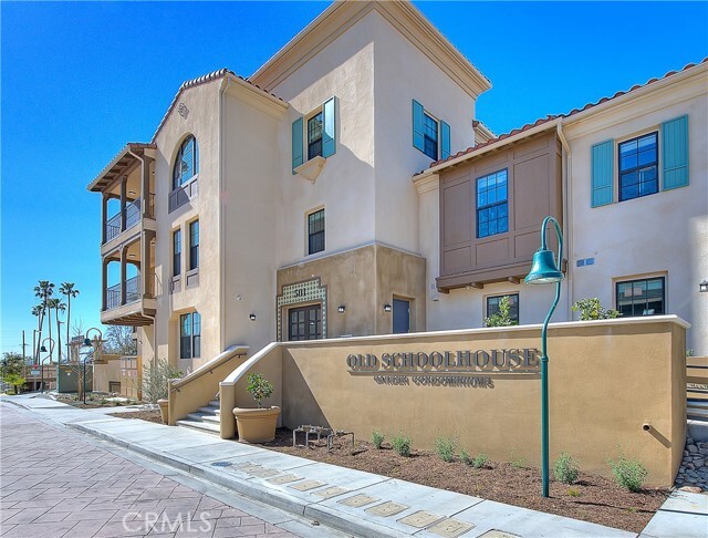Foto del edificio - 505 W Foothill Blvd