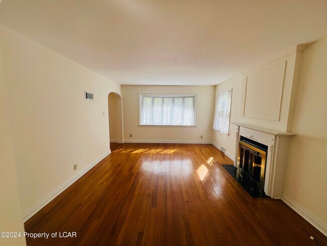 Foto del edificio - 92 Elmcrest Dr