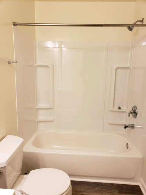 Foto del edificio - 302-306 Broce Dr