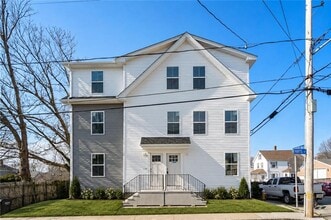 Building Photo - 36 Evarts St
