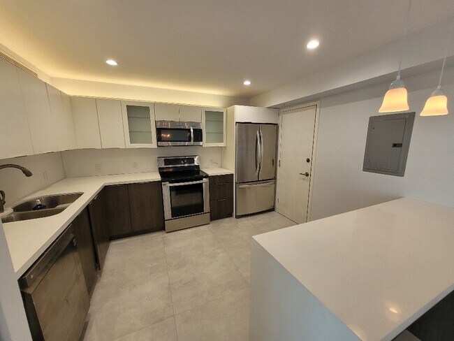 Foto del edificio - 575 Crandon Blvd