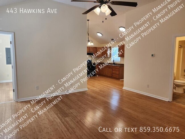 Foto del edificio - 443 Hawkins Ave