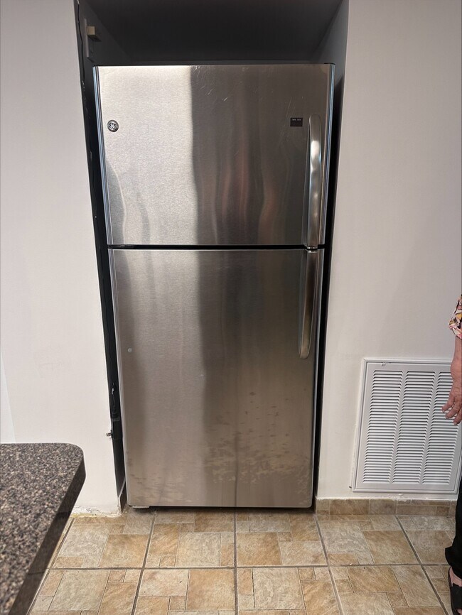 Foto del edificio - 3318 W Pierce Ave