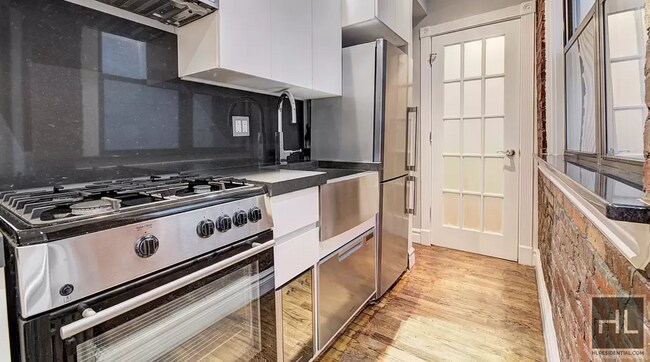 Foto del edificio - BEAUTIFUL 3 BED IN PRIME EAST VILLAGE LOCA...